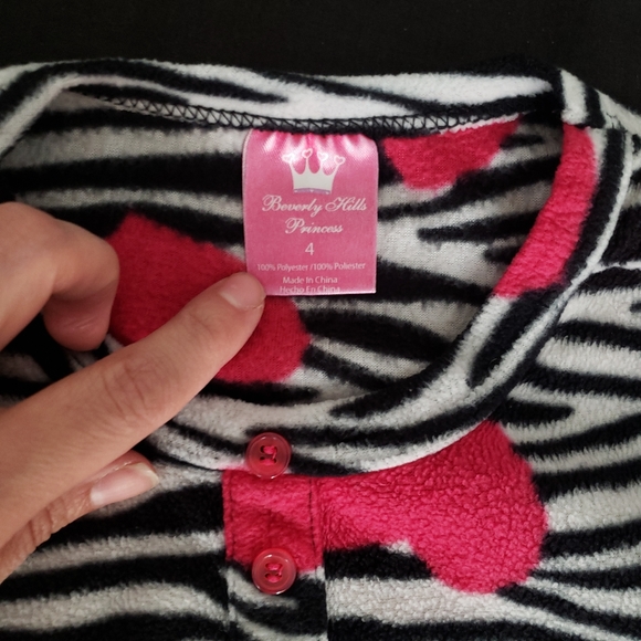 Beverly Hills Princess Winter Top - Picture 5 of 5